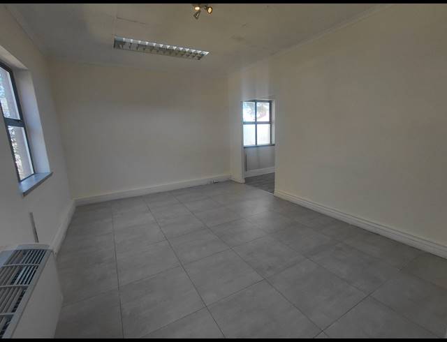 146M² OFFICE TO LET IN BRYANSTON